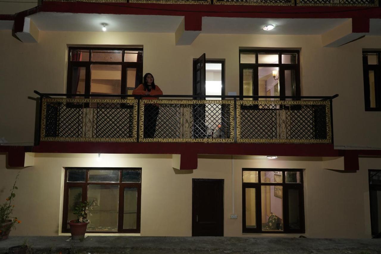 Shimla Pines Homestay Zewnętrze zdjęcie